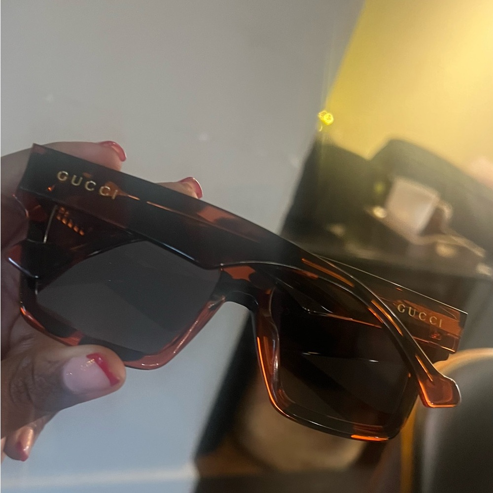 GUCCI Tortoise Frame Square Sunglasses - image 11